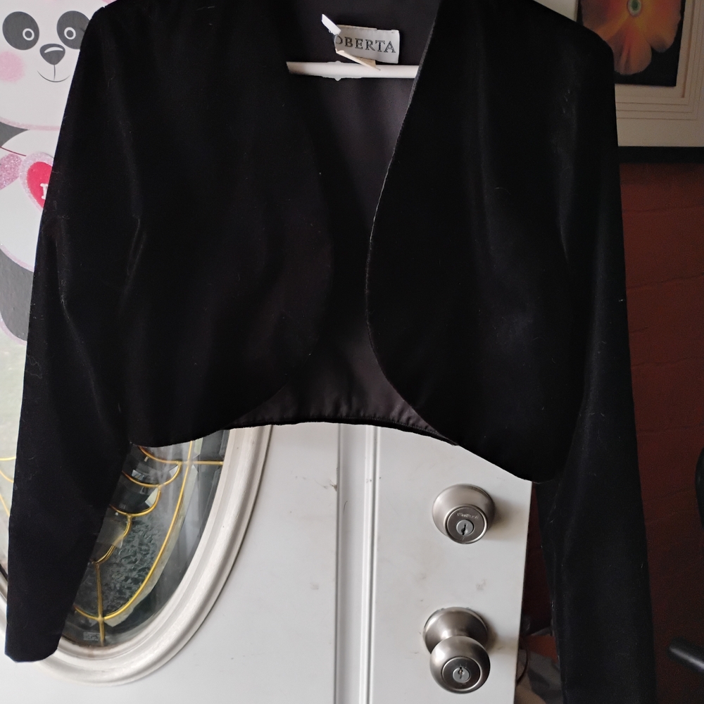 Roberta Bridal Black Velvet Cropped Bolero M